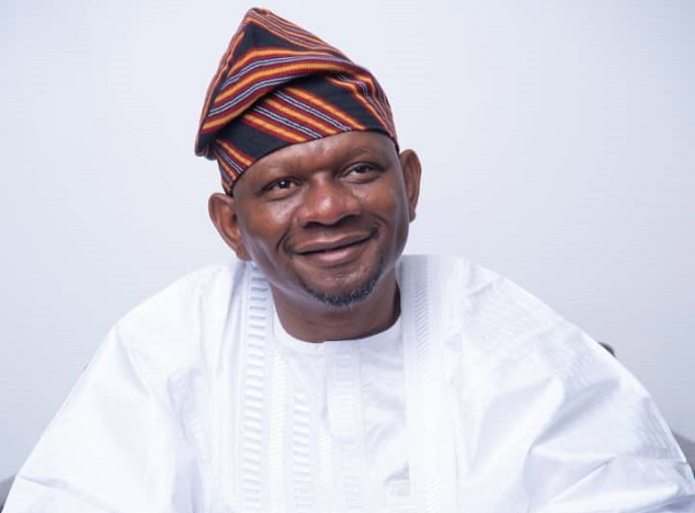 Dr Muyiwa Aina