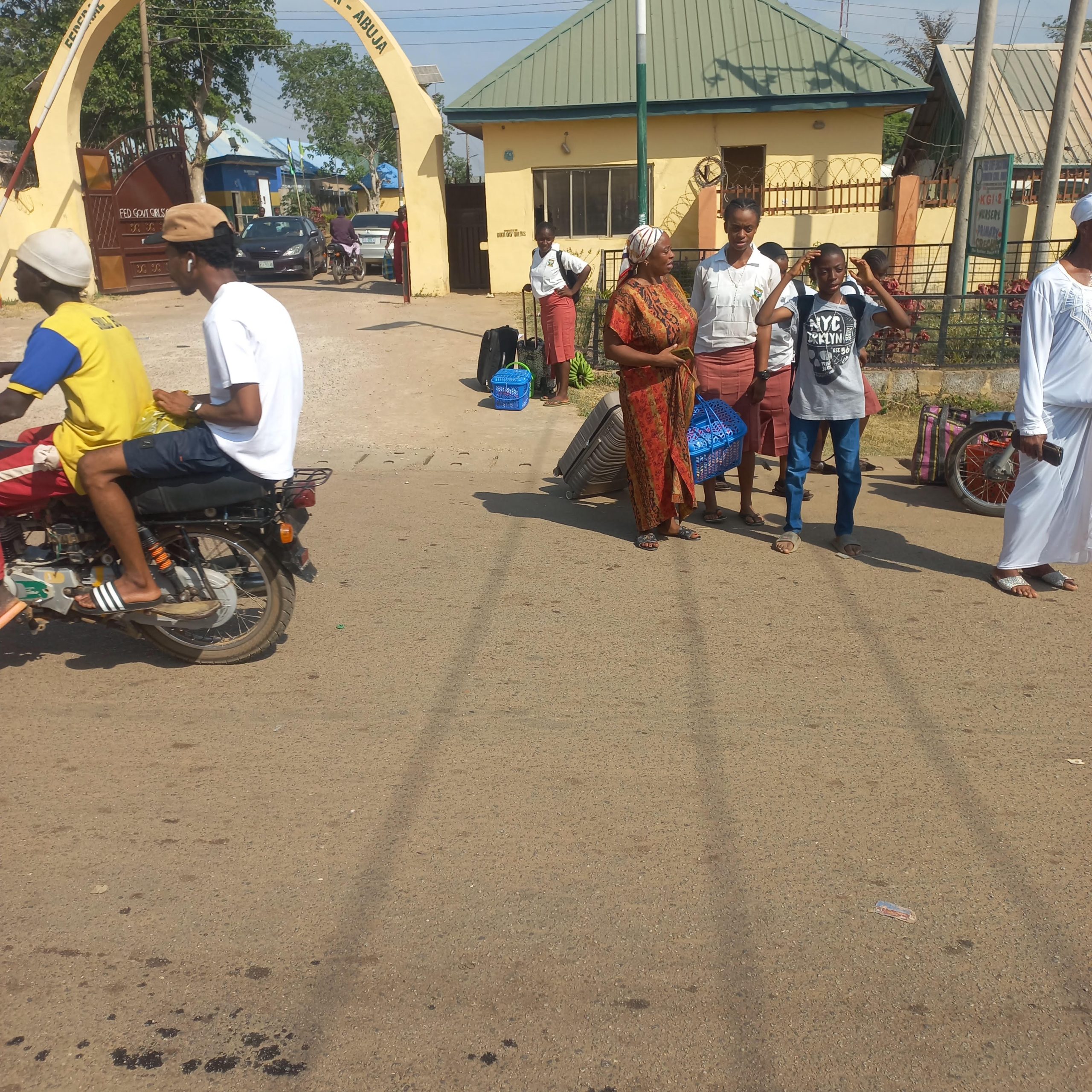 PHOTO NEWS: Parents evacuate children from FGGC, Abuja