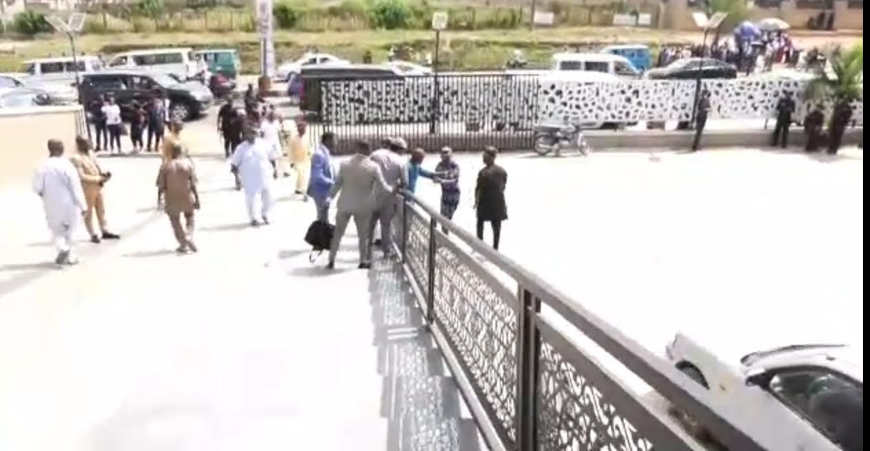 Osun speaker storms PDP primary, INEC official assaulted in Osogbo