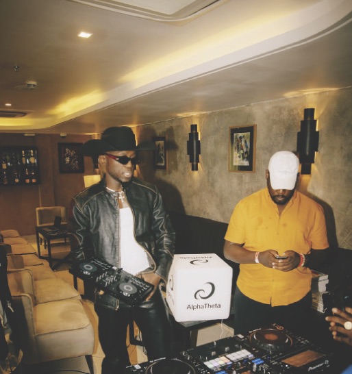 DJ