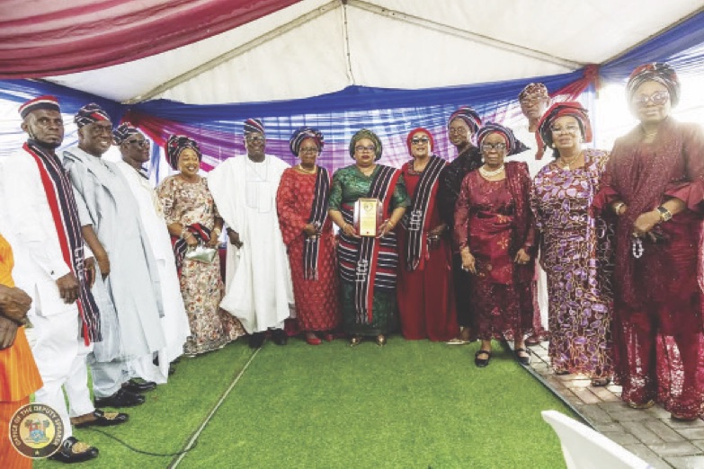 Hon Meranda flanked by members of the Lagos Island Childhood Gist Initiative (LICGI), at the event.