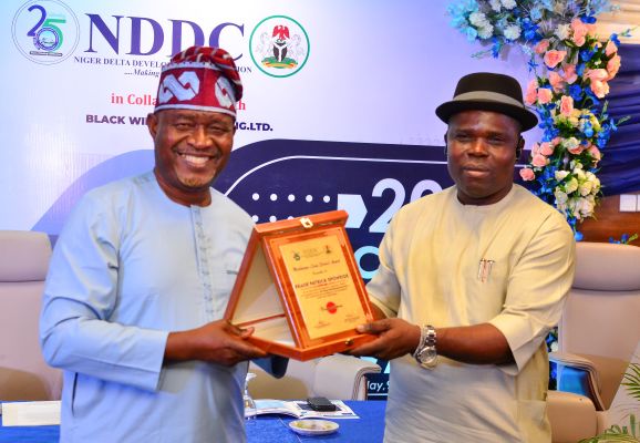Long-Service-Award-for-Staff