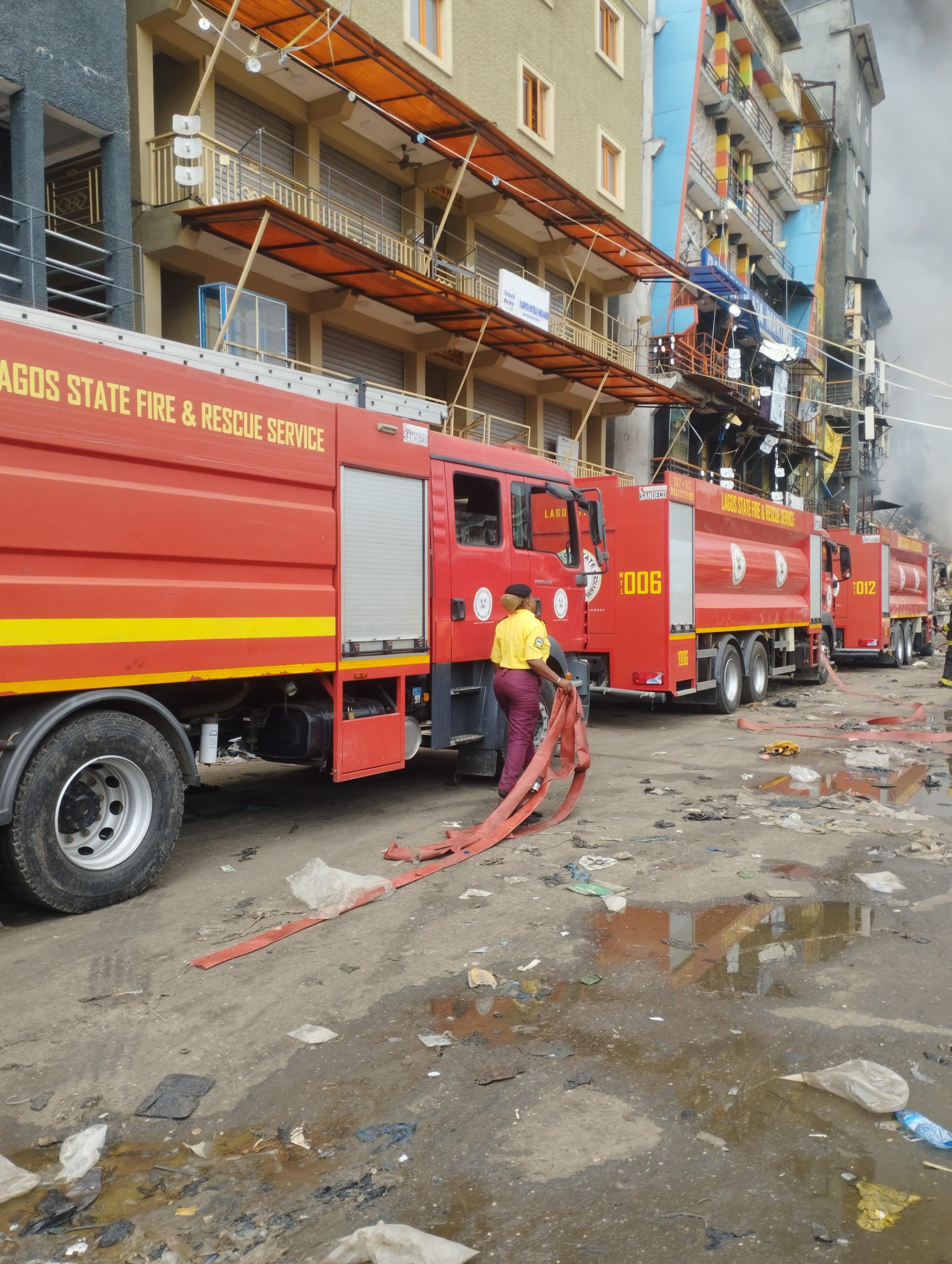 Sanwo-Olu visits scene of fire outbreak on Lagos Island, sets up probe committee