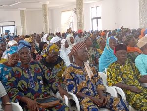 Yuletide: 5,000 households receive food support in Osun