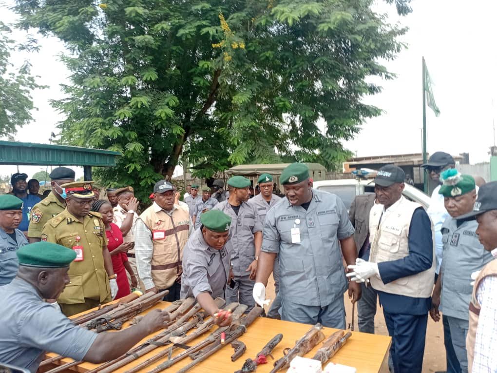 The Customs Area Controller of Ogun 1 Area Command of the Nigeria Customs Service, Oladapo Afeni, handing over arms and.ammunition intercepted by the command to the Director-General of the National Centre for the Control of Small Arms and Light Weapons, Abiodun Alamutu