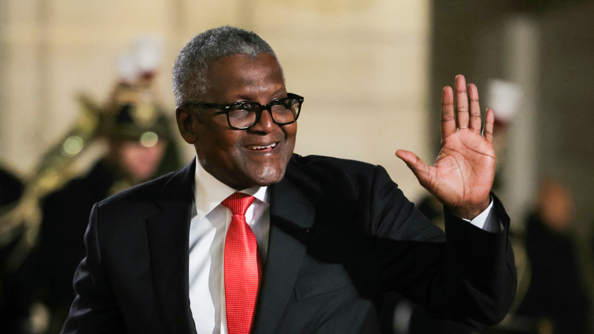 Dangote gifts N15bn to distributors as cement capacity target hits 90m tonnes