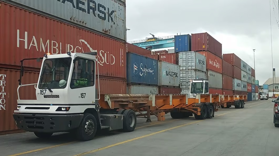 Clearing agents shut down shipping company over charges hike