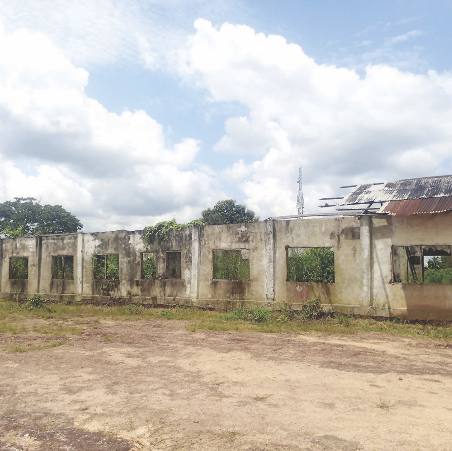 Dilapidated classroom block in the school