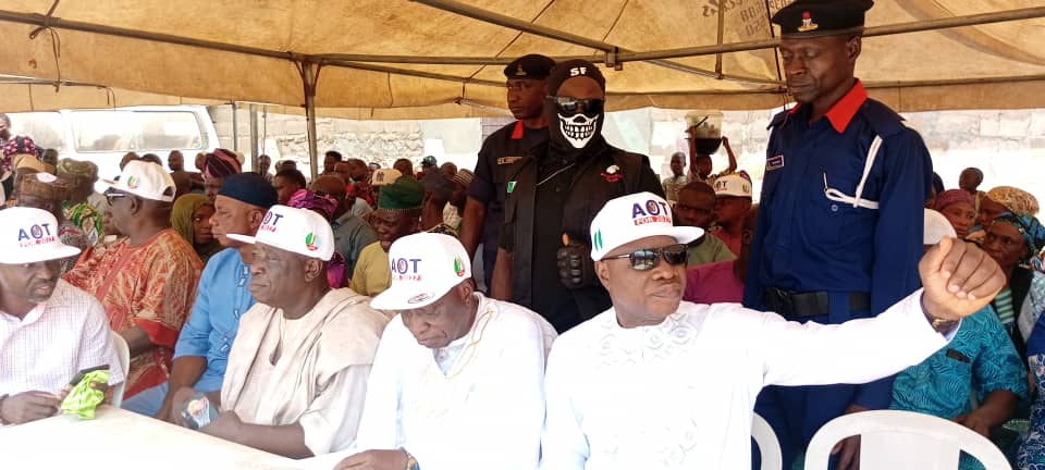 Alabi inaugurates LG campaign coordinators in Kwara South