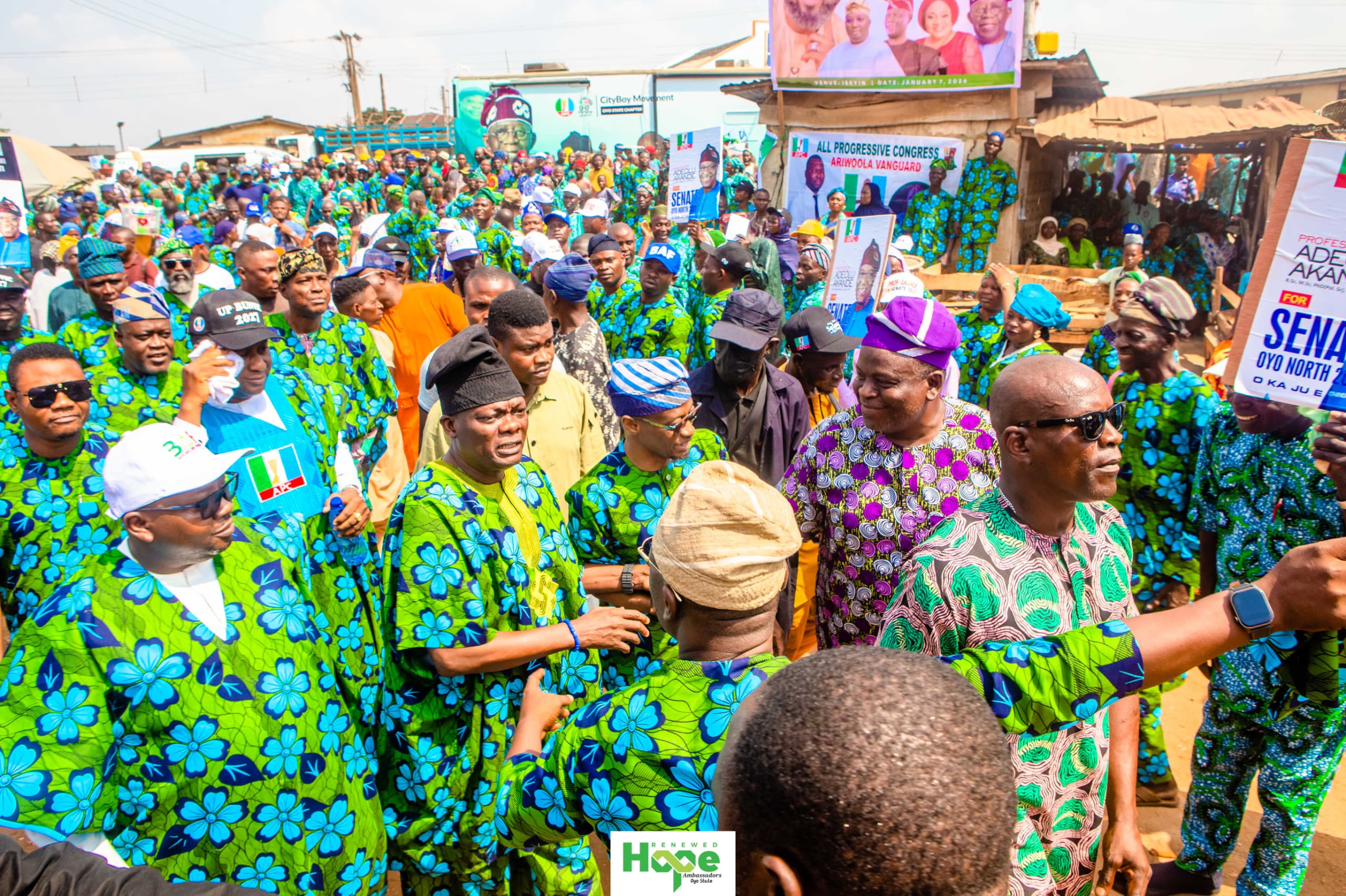 APC welcomes 50,000 defectors from PDP, SDP, ADC in Oyo