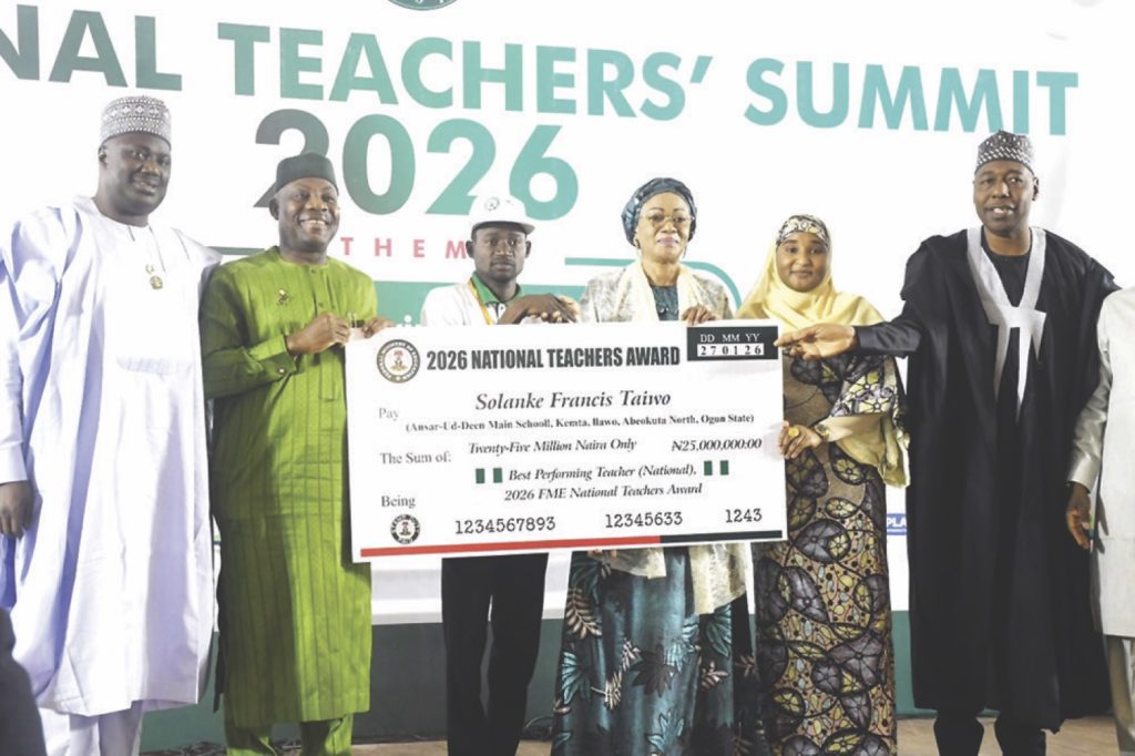 Solanke Francis Taiwo with dignitaries at the event