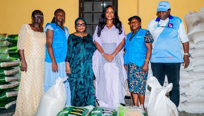 Tony-Elumelu-Donates-Rice-Beans-To-Delta-Communities-In-Celebration-Of-Festive-Season