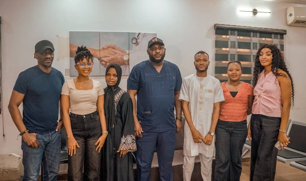 From left: Adekunle Dixon; first beneficiary, Joylyn Jacobson; Fathia Olopade (Sodiq’s cousin), co-ordinator of the initiative, Dr. James Nnowaluem; second beneficiary, Sodiq Olopade; Christiana (Joylyn’s cousin); and Marianna Orji, at the presentation of the AI-smart glasses