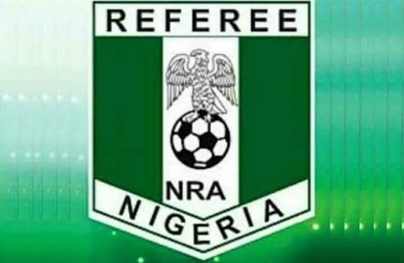 referee