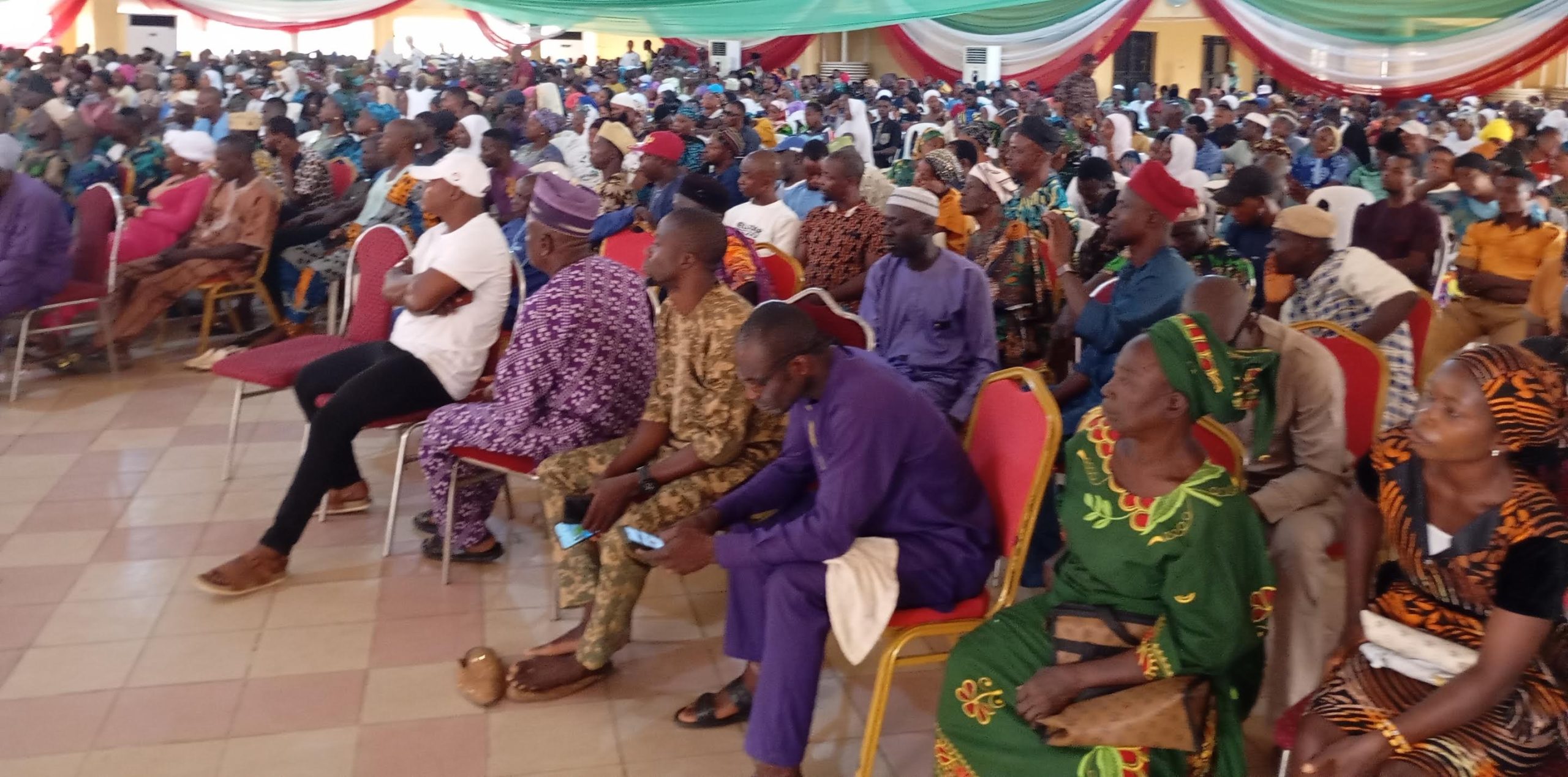 Osun: Oyinlola, PDP leaders part ways with Adeleke