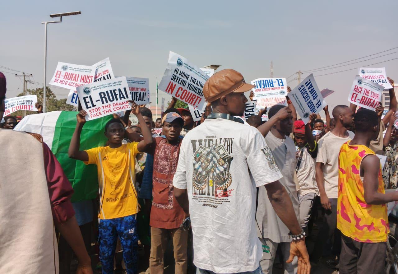 Drama rocks EFCC as protesters demand El-Rufai probe