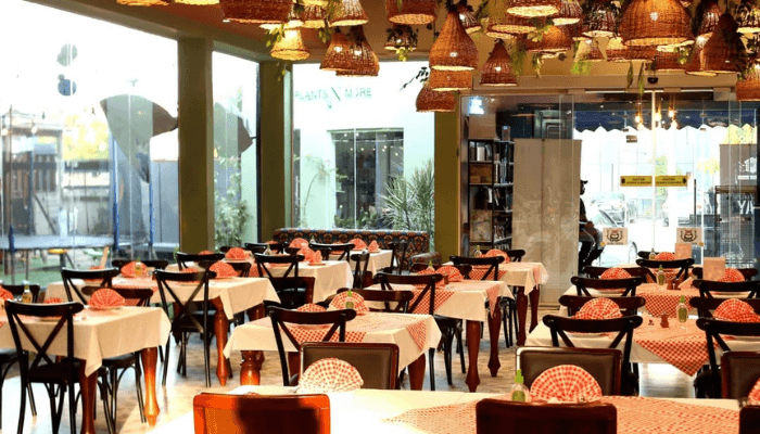 Nigerians turn to home cooking as eating-out culture declines Feb 05, 2026