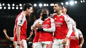 Arsenal crush Spurs 4-1 as Eze double reignites title charge