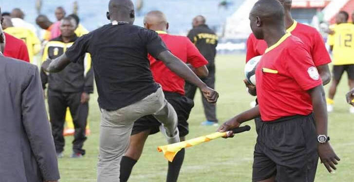 Fans descend on journalist after Kwara United-Kano Pillars encounter