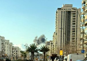 Israeli media report a ballistic missile impact in central Israel (Image source: @Globalsurv on X)