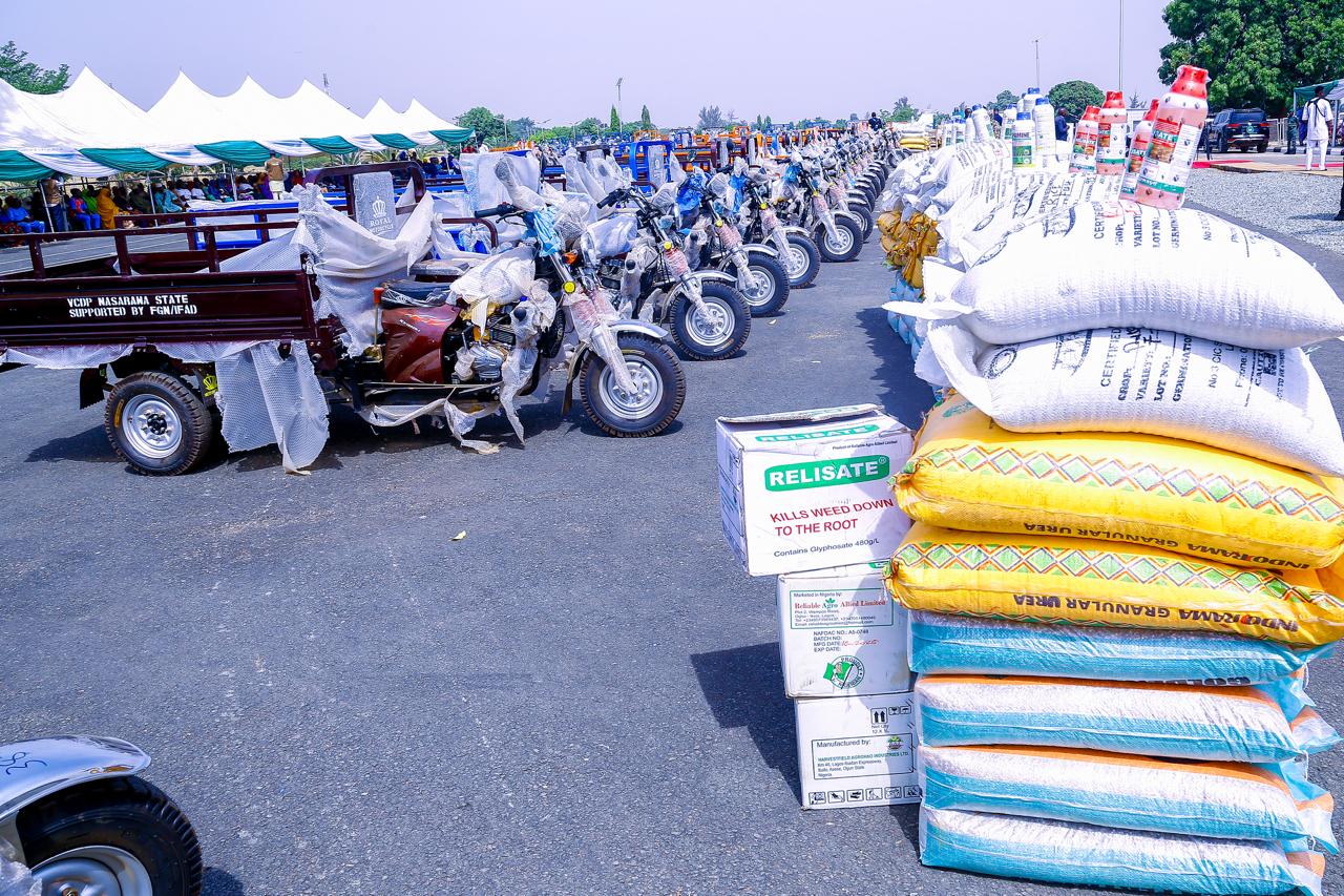 Agribusiness: FG distributes post-harvest equipment to Nasarawa farmers