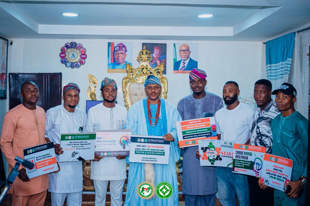 Ondo NANS pays courtesy visit to Olowo of Owo