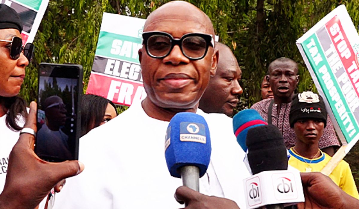 Rotimi Amaechi joins protest