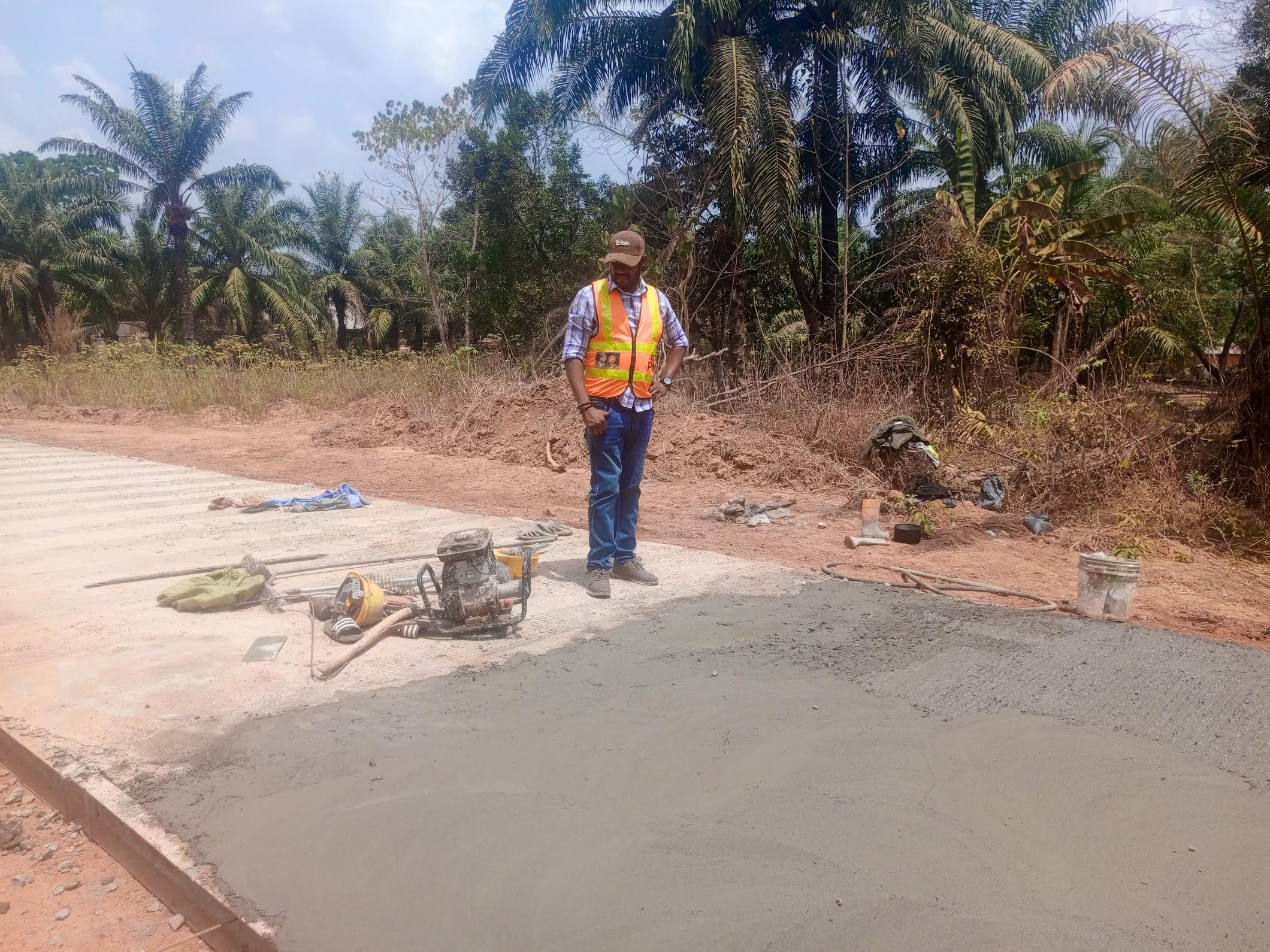 Ebonyi orders contractor to stop work over substandard materials