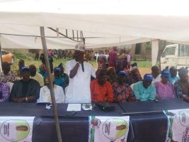 Prince Kunle Musediq Adelakun Eruobodo during declaration on Wednesday