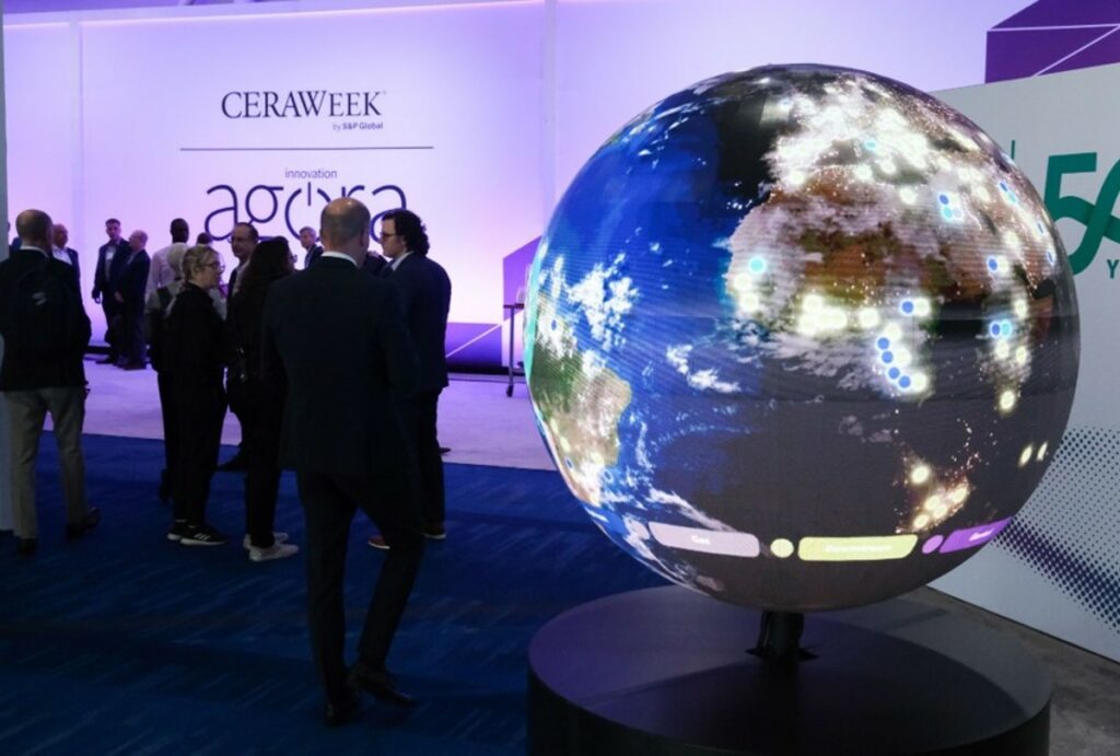 Ceraweek-2024-Globe-1200×810-1-1024×691