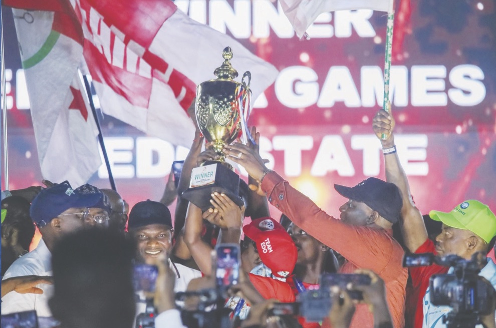 Edo state with the trophy