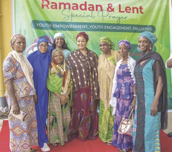 Hajiya Ramatu middle with members of the group.