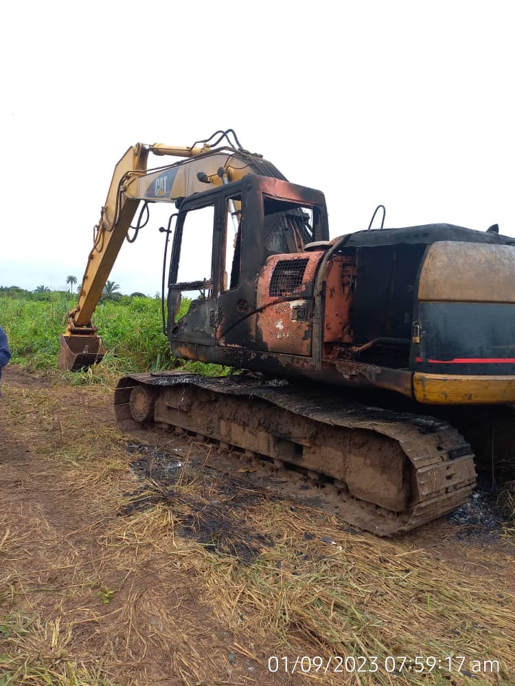 Hoodlums invade Imo community, raze oil firm’s equipment