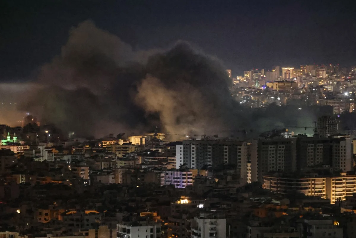 Tel Aviv being bombarded