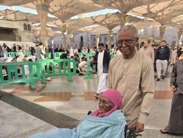 Mallam Nasir El-Rufai and his mother, Hajiya Umma El-Rufai before her death