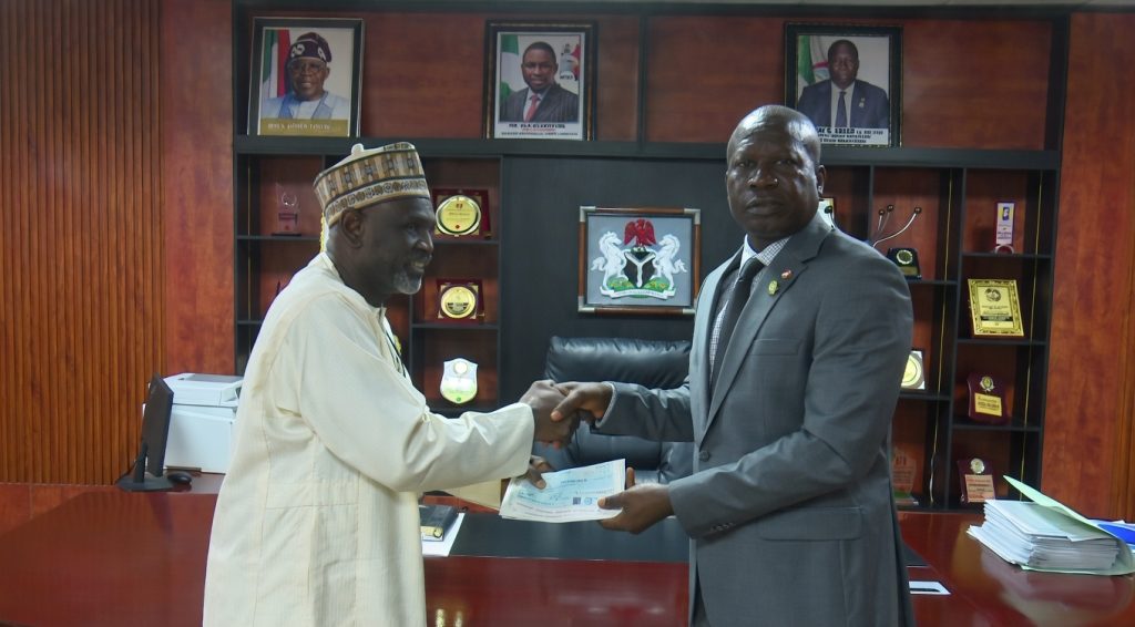 Recovered loot: EFCC hands over N387m to Jigawa govt