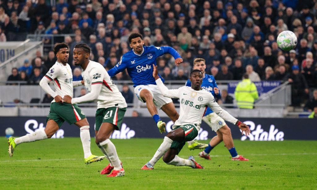 Everton thrash Chelsea 3-0, eye UCL spot