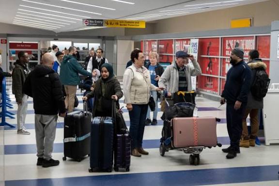 24,000 Americans return from Middle East amid conflict with Iran