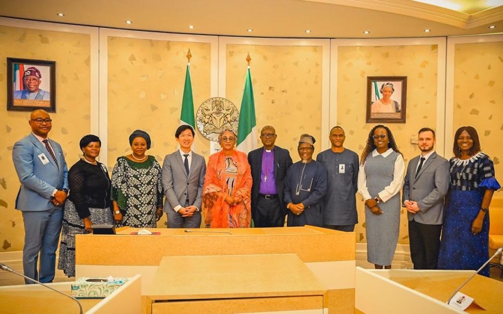 L-R Former Secretary General of ECWA and Nigerian Lausanne Chairman, Rev. Yunusa Nmadu, Wife of Lausanne Africa Regional Director, Rosemary Mbogo, Board Member of Nigeria Lausanne Committee, Justice Esther Lolo, Executive Chairman of the Lausanne Movement, Dr Micheal Oh, First Lady of Nigeria Senator Oluremi Tinubu, Archbishop Edmund Akanya, Former International Deputy Director, Lausanne Nigeria, Rev. Gideon Para- Mallam, Lausanne Africa Regional Director, Stephen Mobogo, Secretary Lausanne Committee, Alero Tebu, Mr Attila Nyari and Dr Esther Ochengo during the courtesy visit of the Lausanne Movement to the First Lady at the State House on Friday 6th March 2026