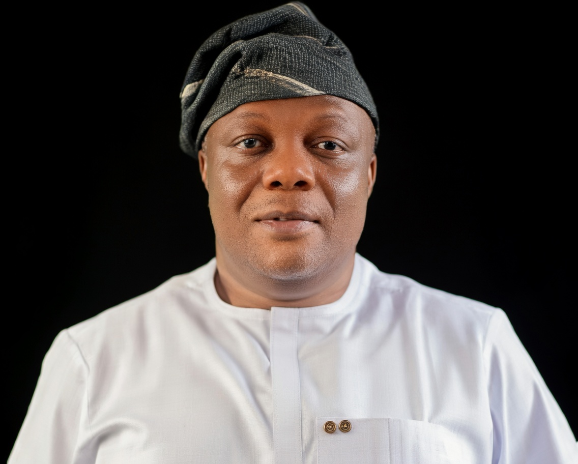 Dr Kamaldeen Adekilekun
