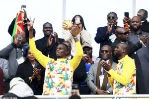 • Senegal led by Sadio Mane at the trophy parade in France yesterday.