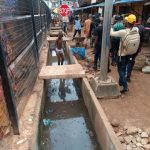 Drainage gutter