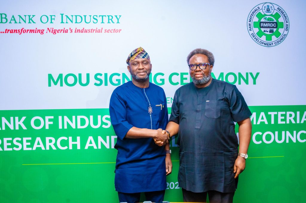 DG-and-MD-BOI-having-a-hand-shake-1024×682-1