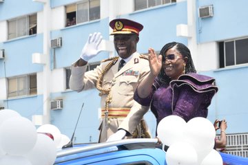 HC_zvPyXMAAfK54