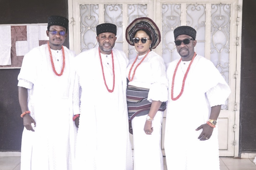 Roland Egede with siblings