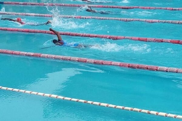 swimming-600×399