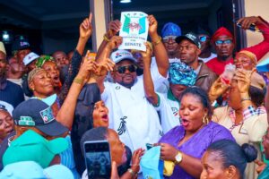 Ajadi picks nomination form