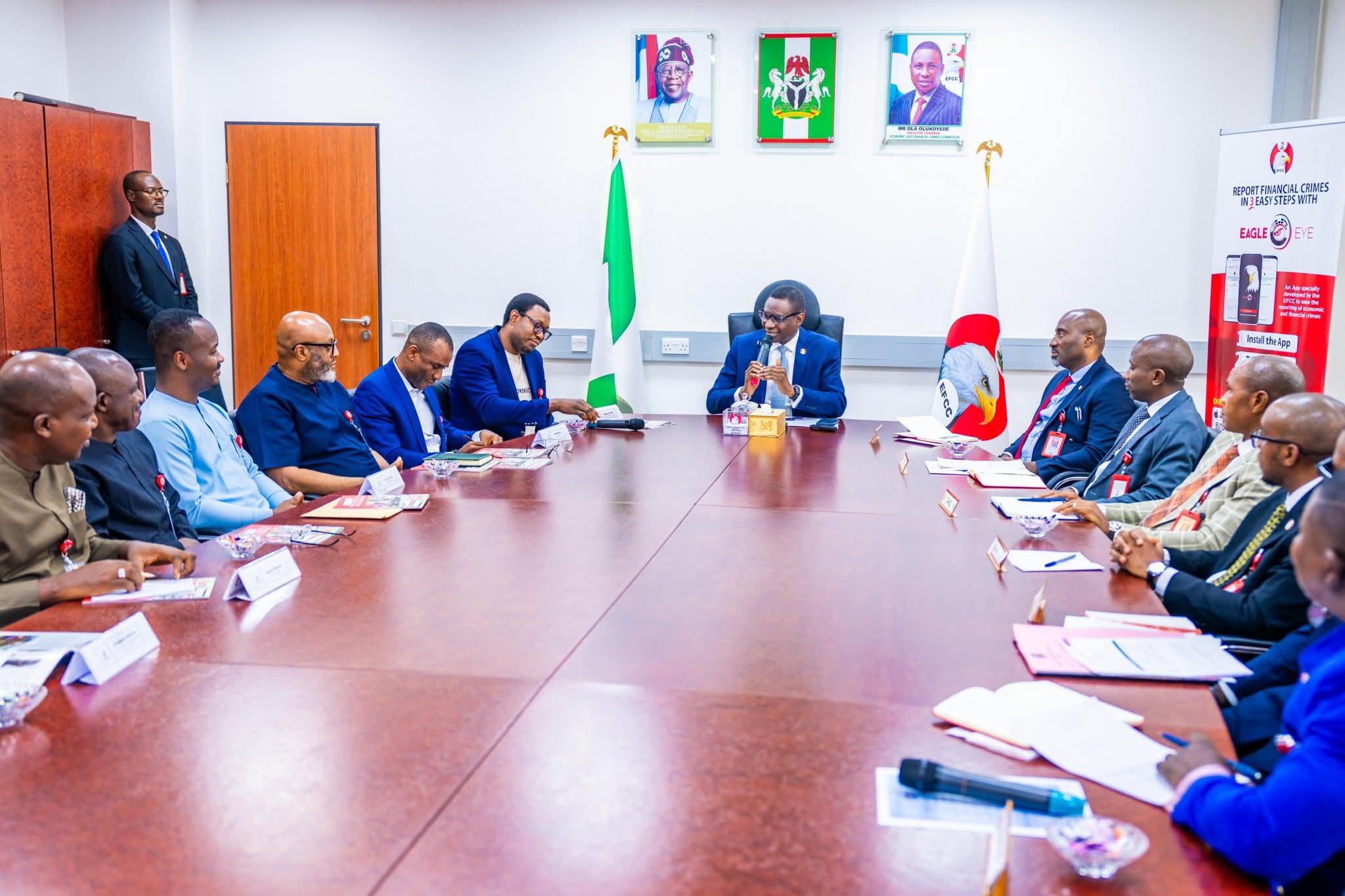 EFCC boss enjoins fintechs