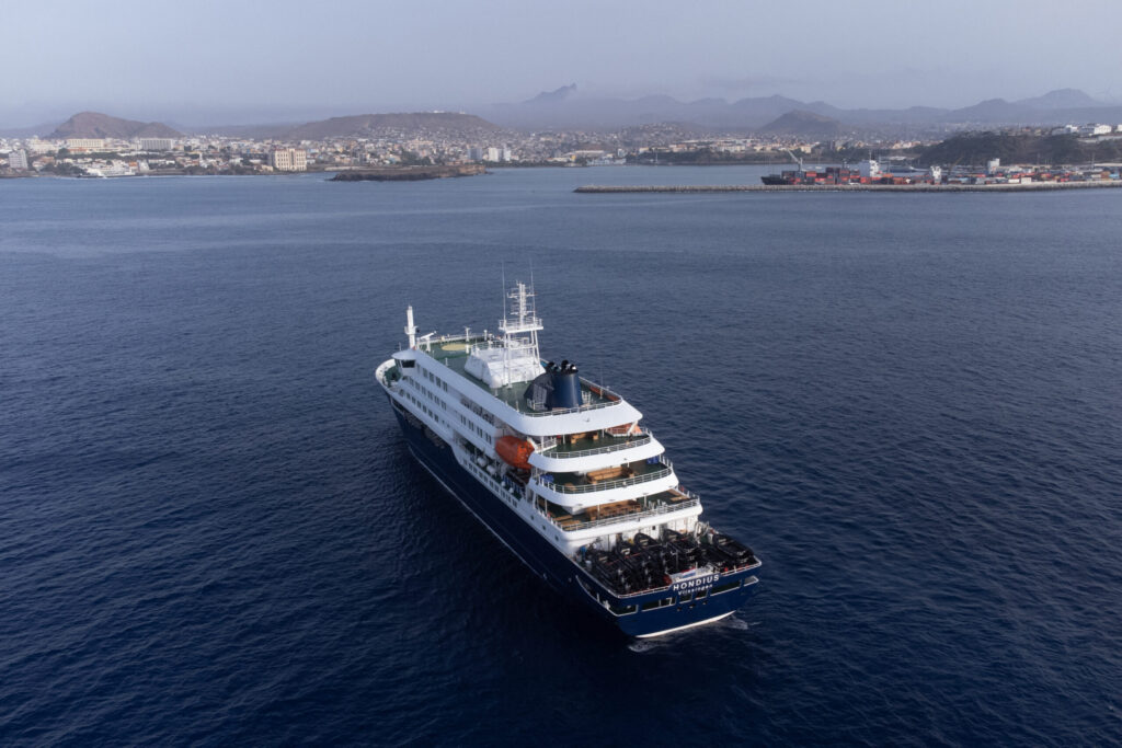 Hantavirus cruise ship