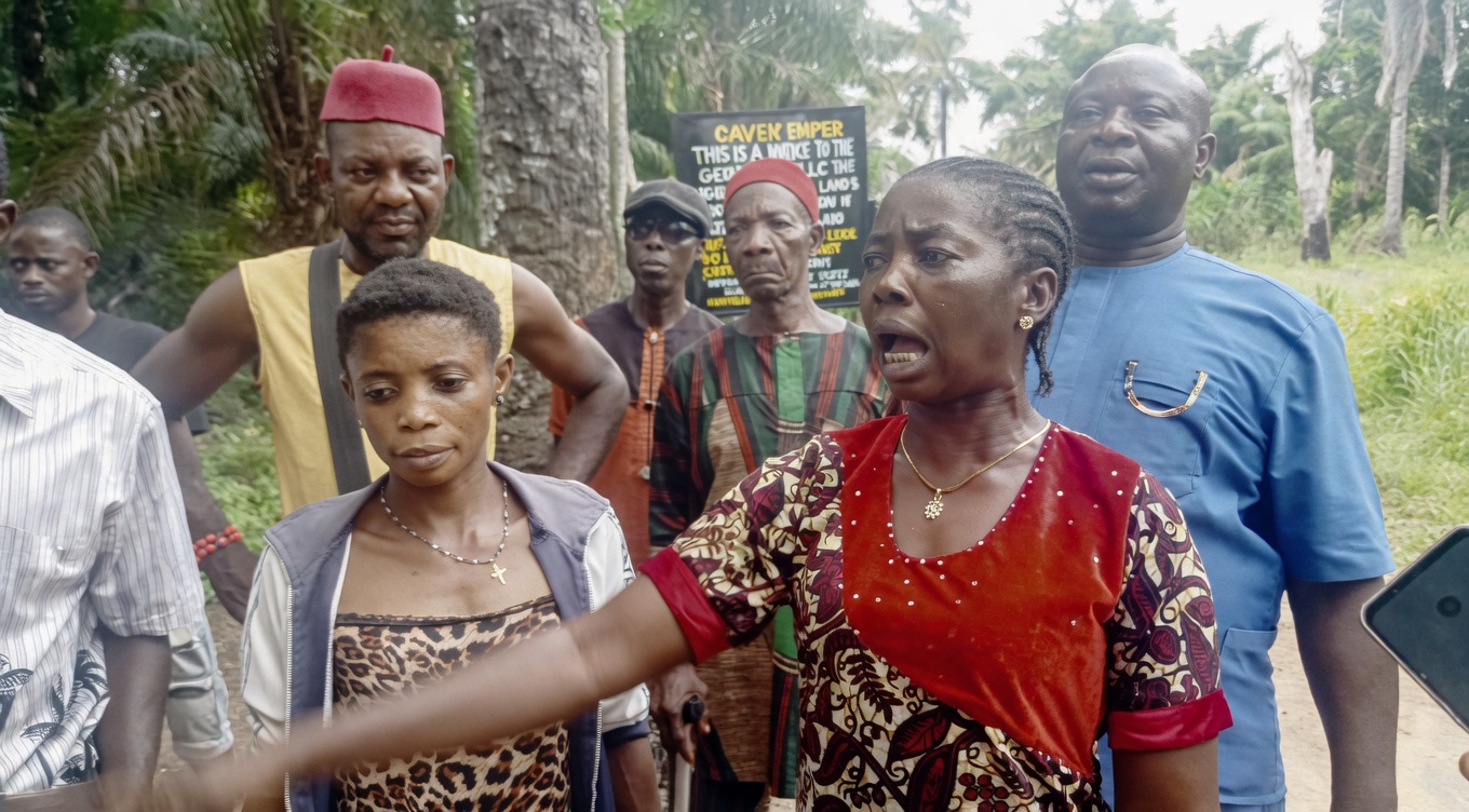 •One of the women at the protest, Ifesinachi Ogbodo, expressing anger.